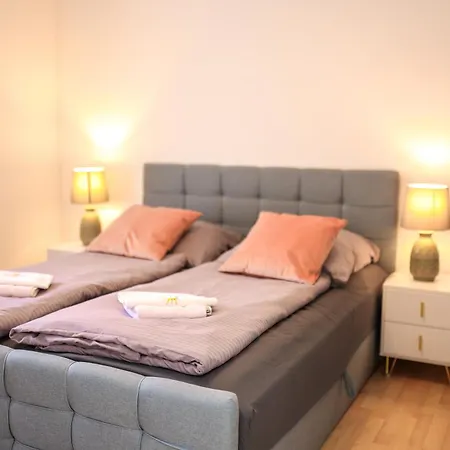 E - Peaceful Living, Parking Apartment