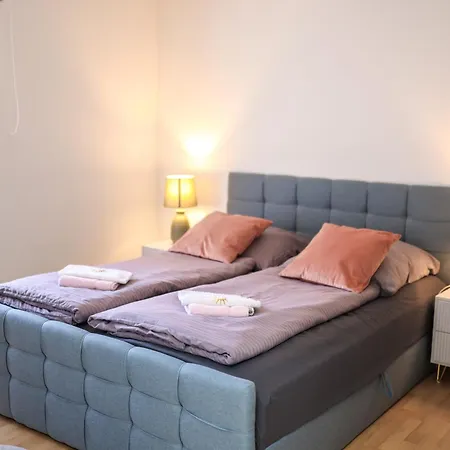 E - Peaceful Living, Parking Passau